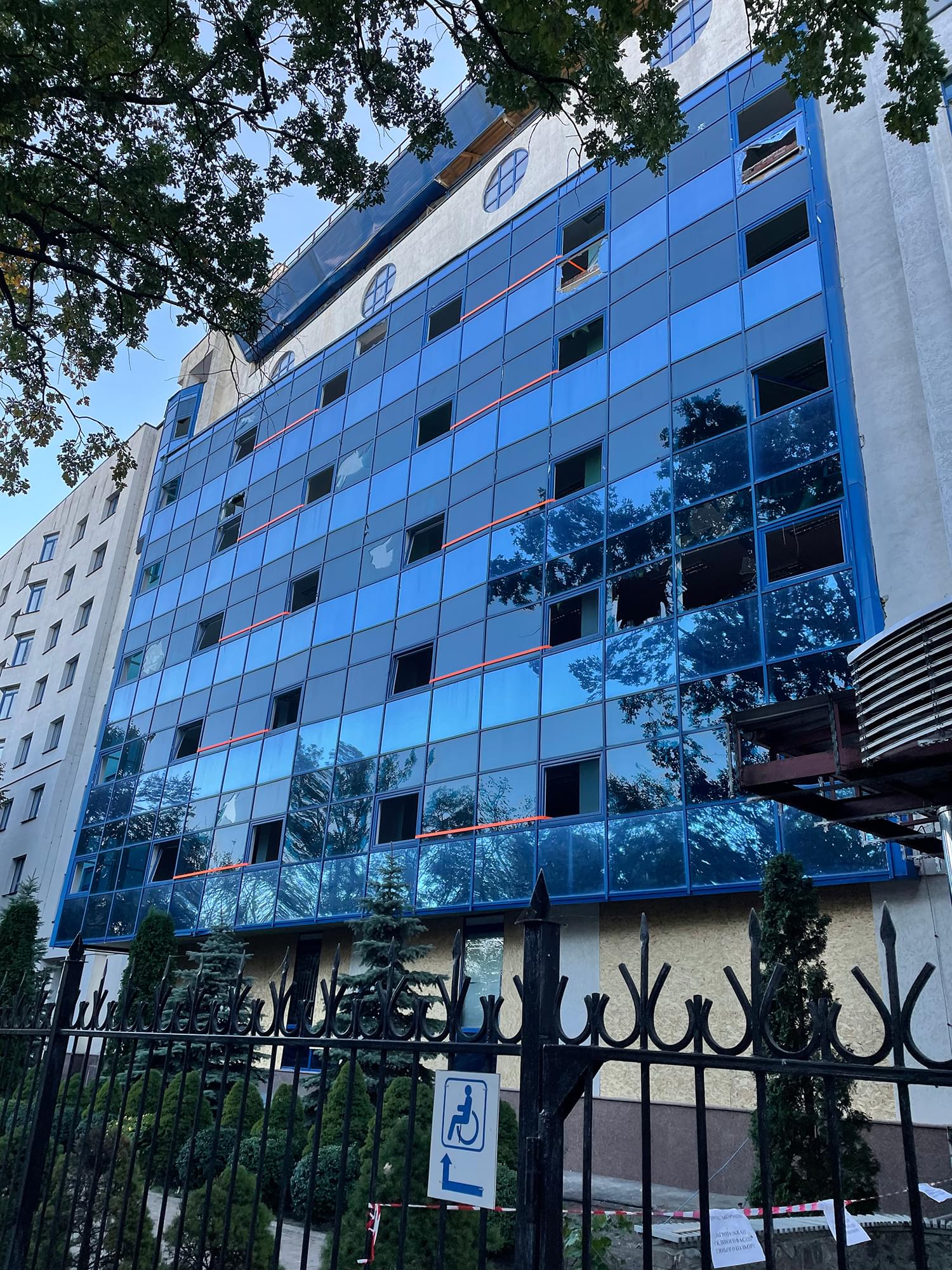 Анализ состояния фасада и входной группы для безбарьерного доступа